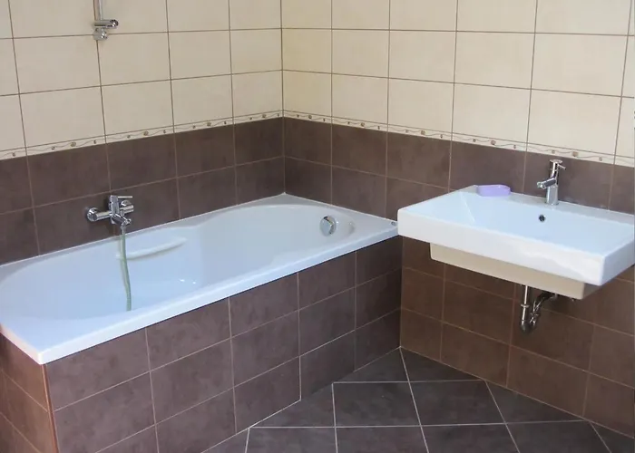 بيت للعطل Geraeumiges Inmitten Der By Interhome *